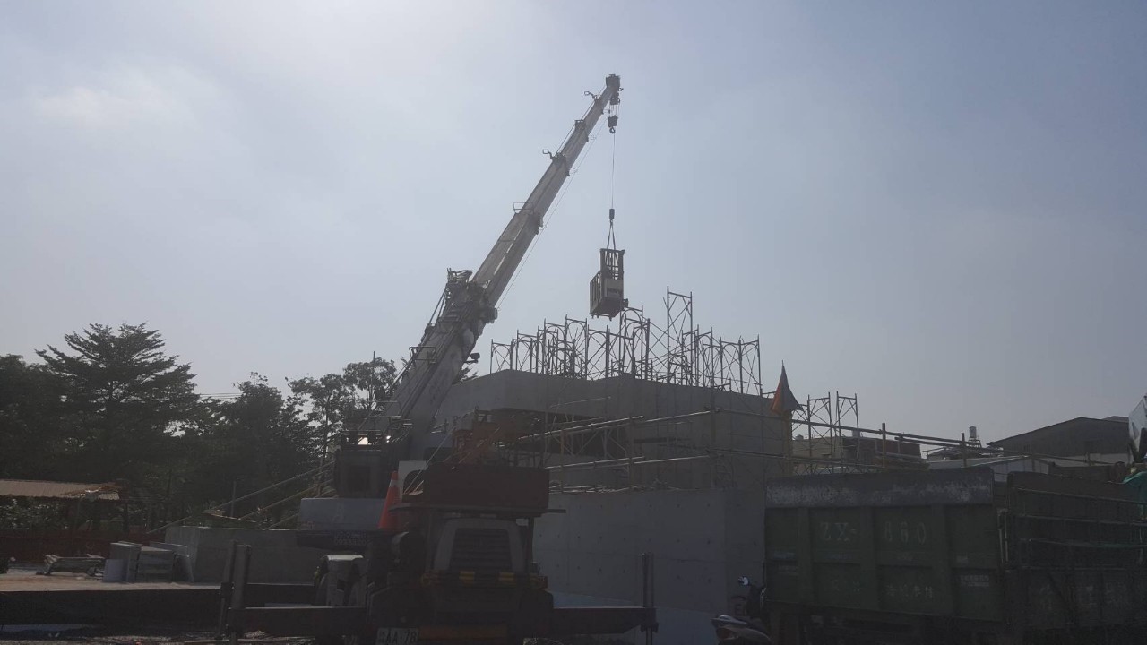 台鐵消音箱吊運安裝