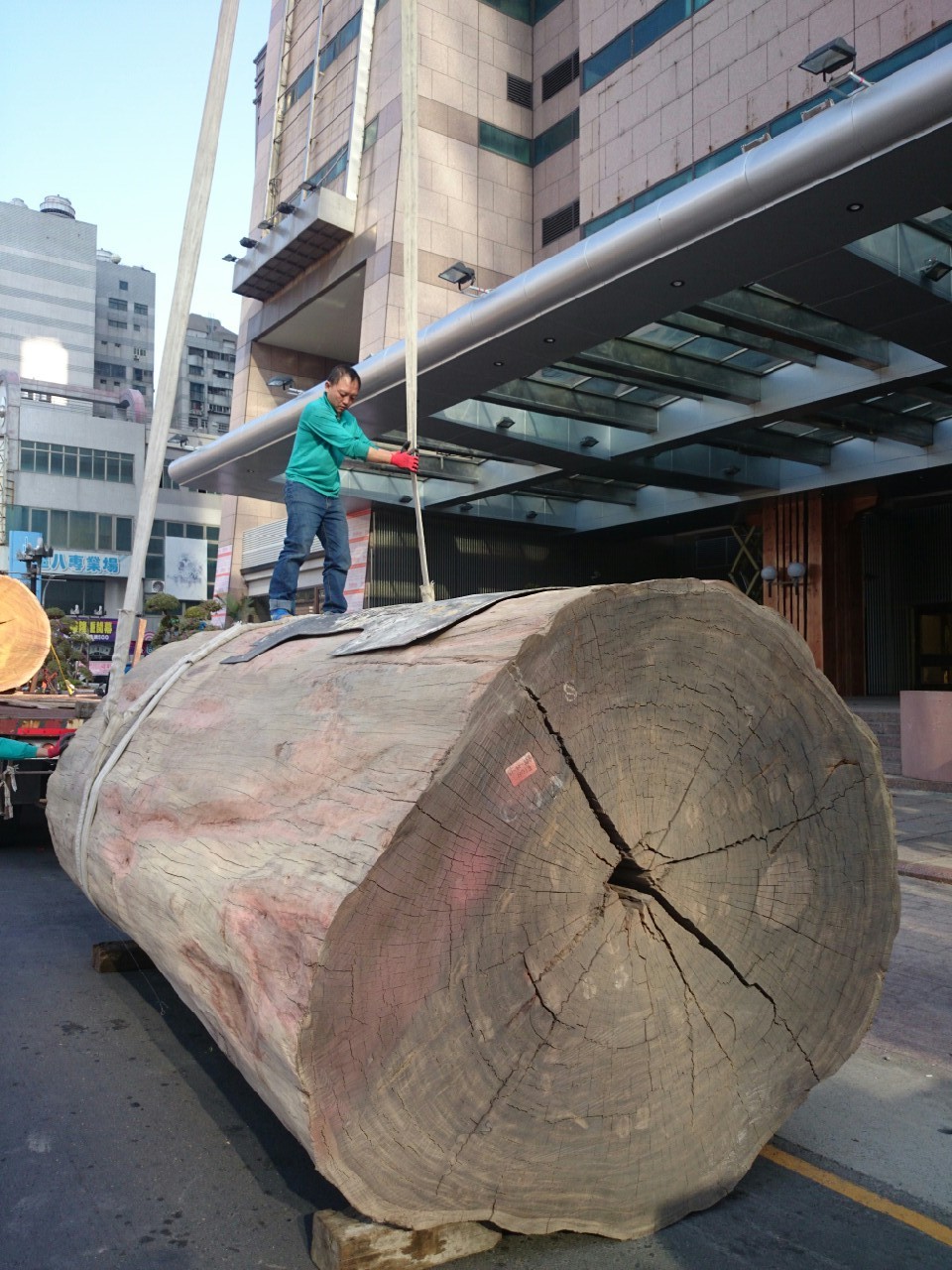 綺麗珊瑚館吊掛作業