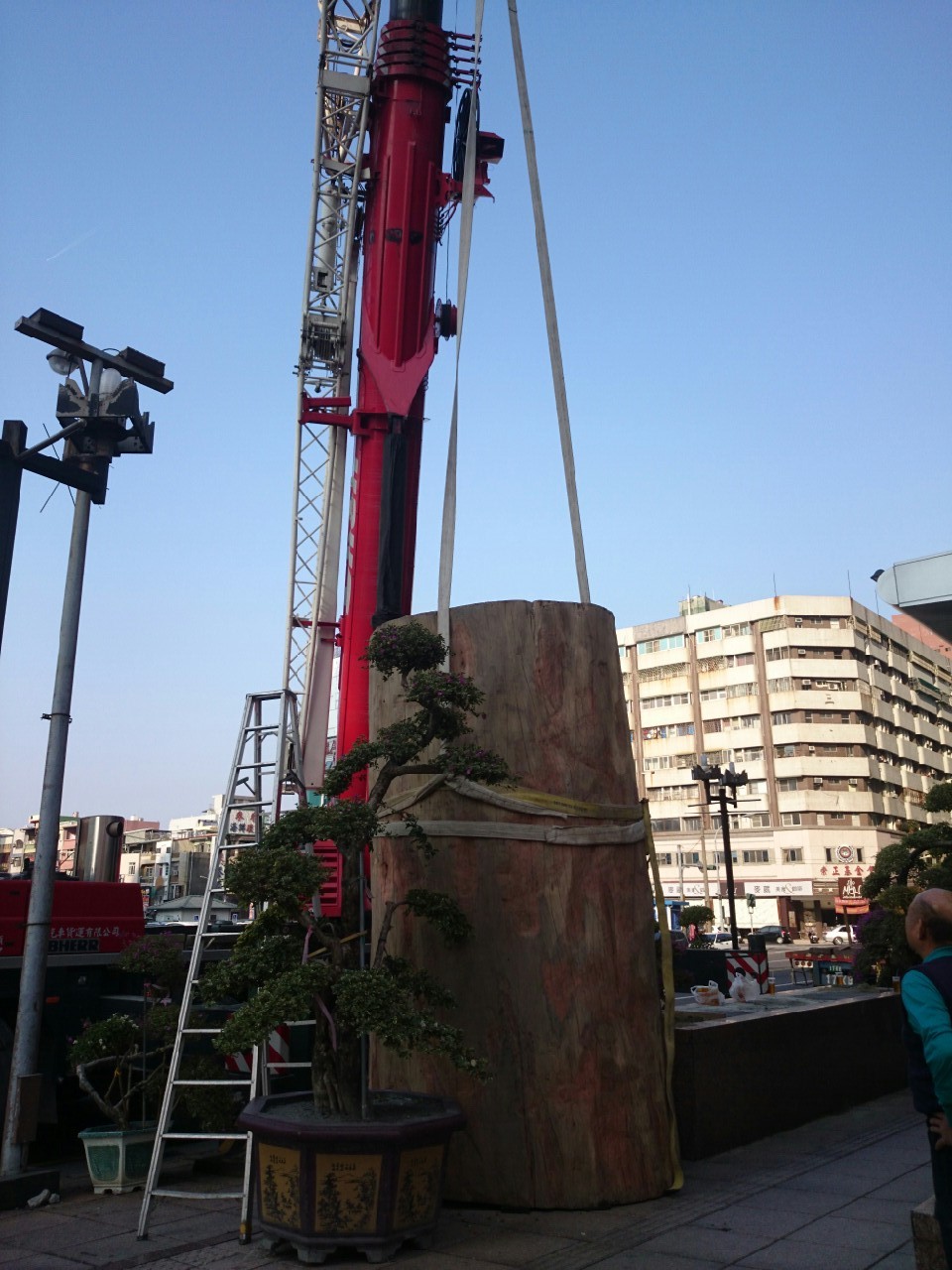 綺麗珊瑚館吊掛作業