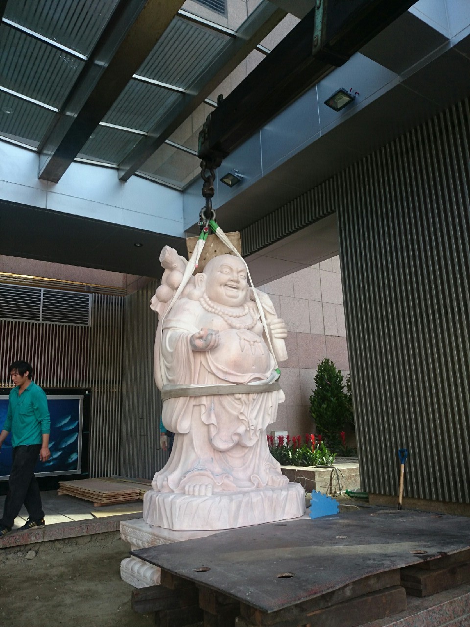 綺麗珊瑚館吊掛作業