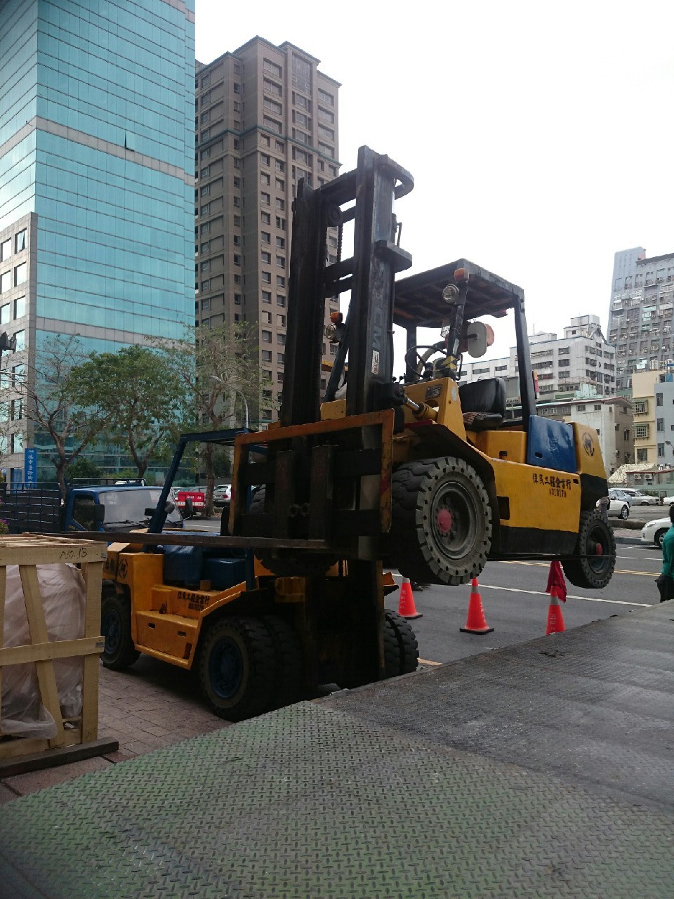 綺麗珊瑚館吊掛作業