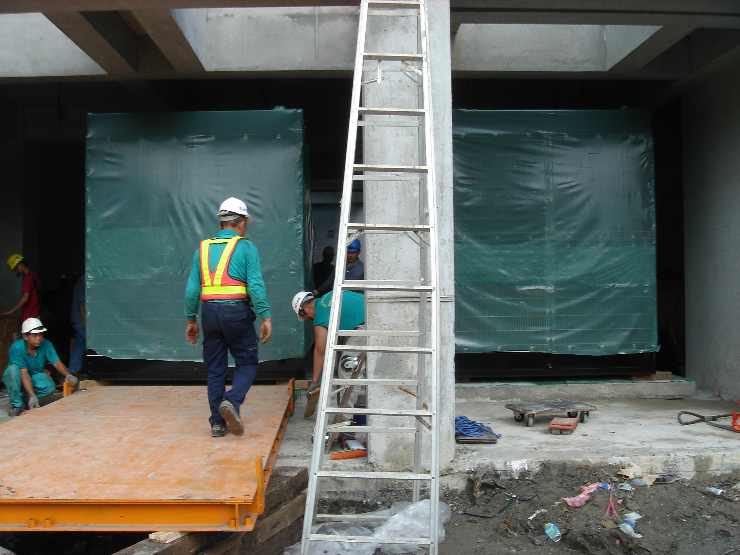 捷運站風機吊運