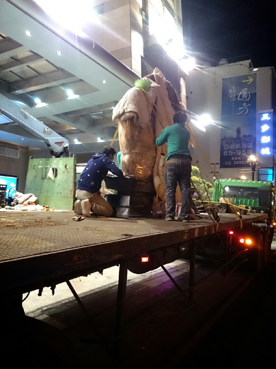 綺麗珊瑚館吊掛作業