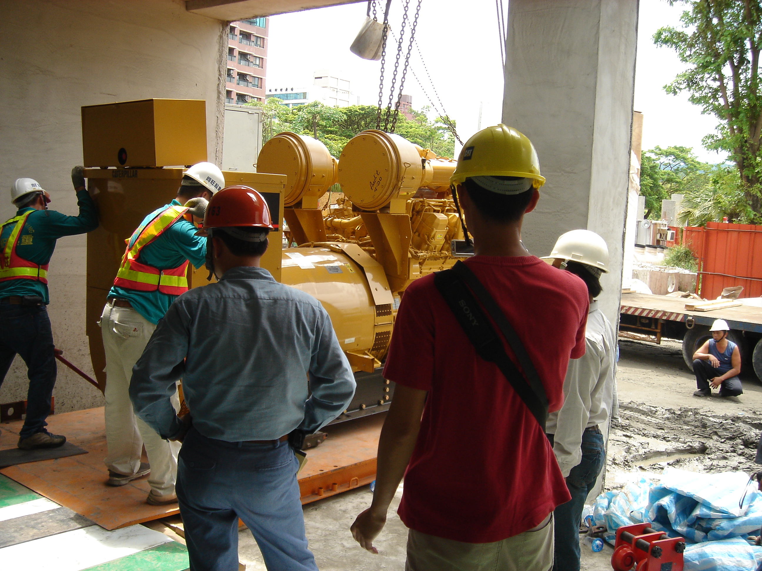 捷運站風機吊運
