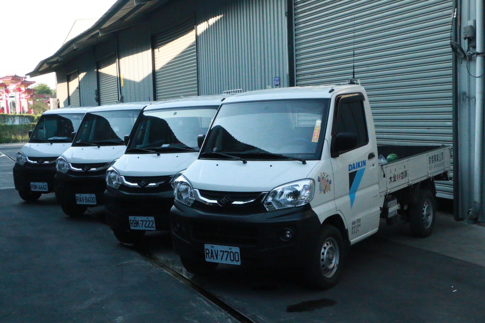 1-貨車形像照(左)