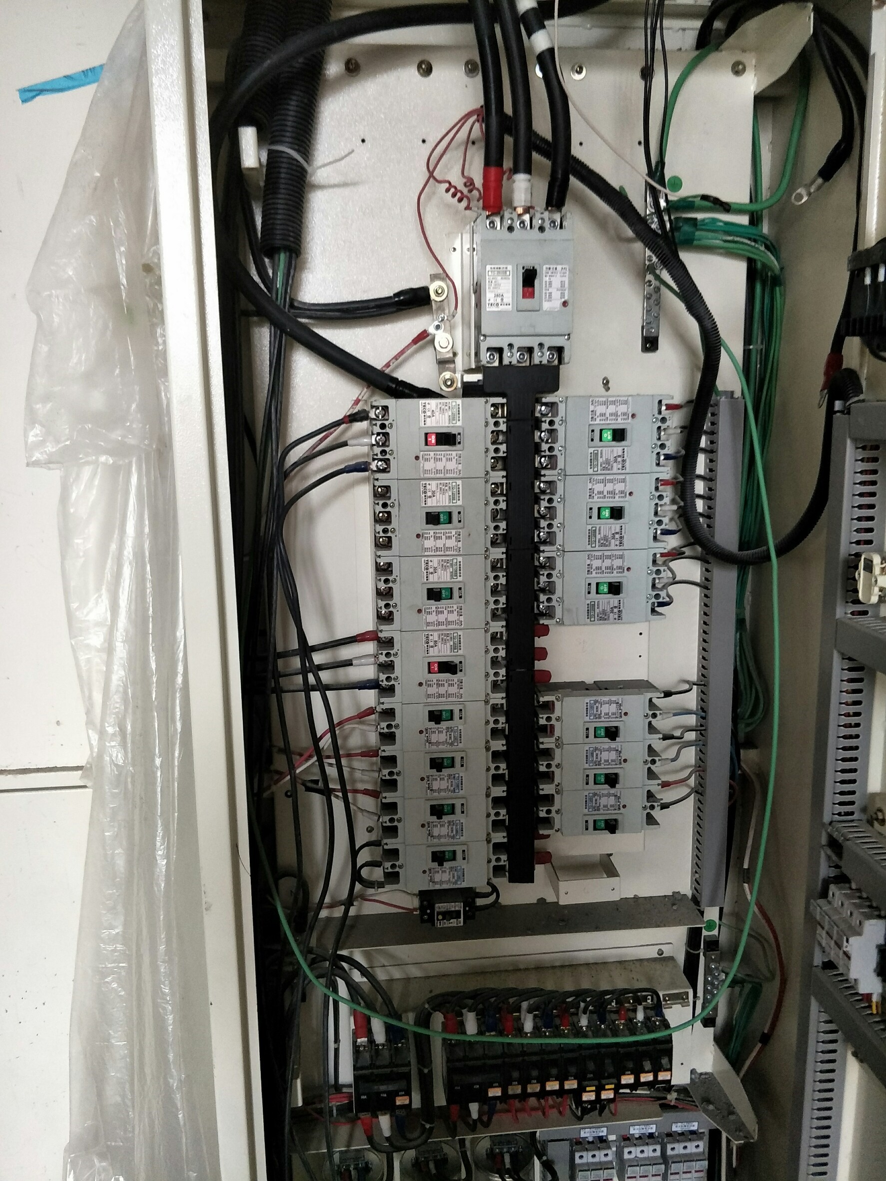 13-2F風管(電線盤配置)