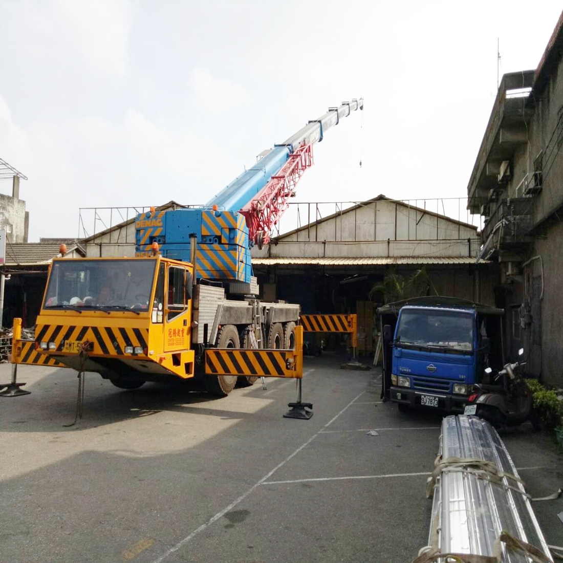 信吉工程施工車