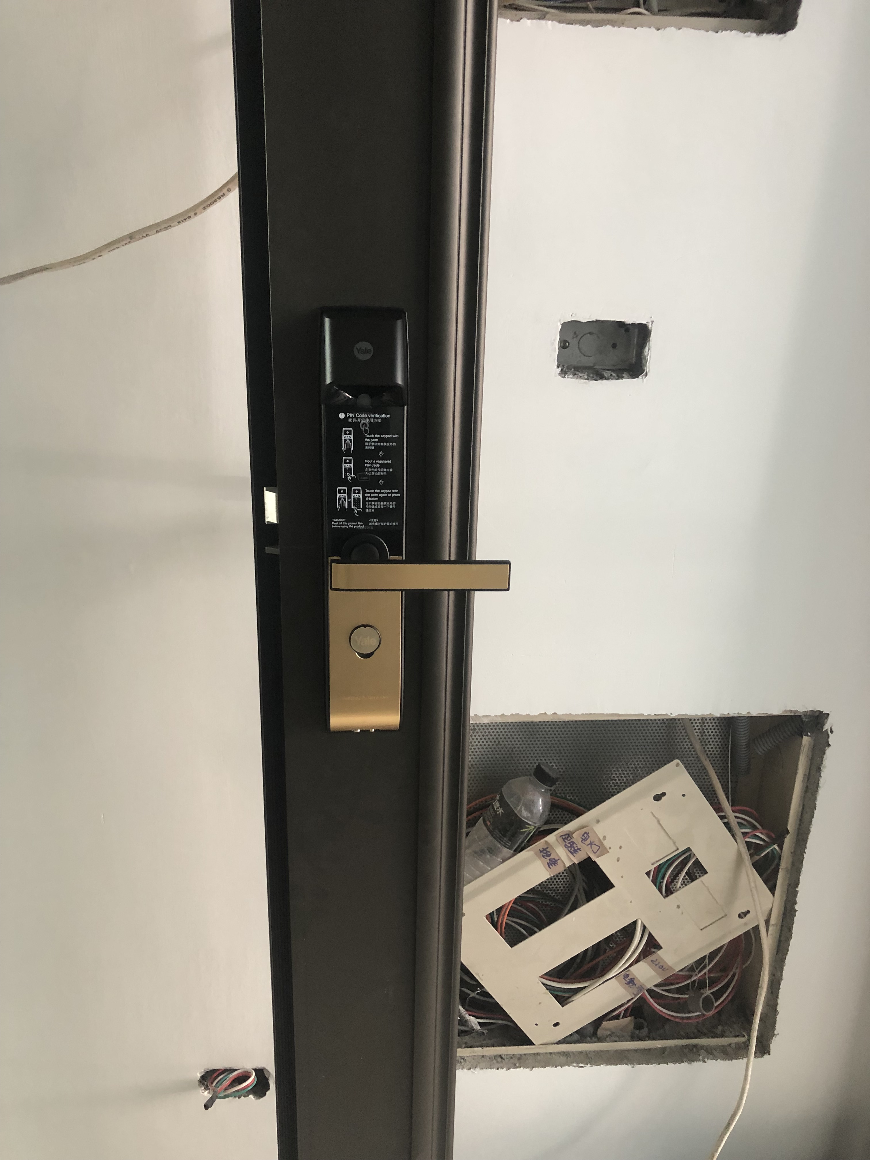 高雄電子鎖、指紋鎖、密碼鎖、高雄感應鎖、高雄配鎖、高雄電子鎖推薦、電子鎖安裝