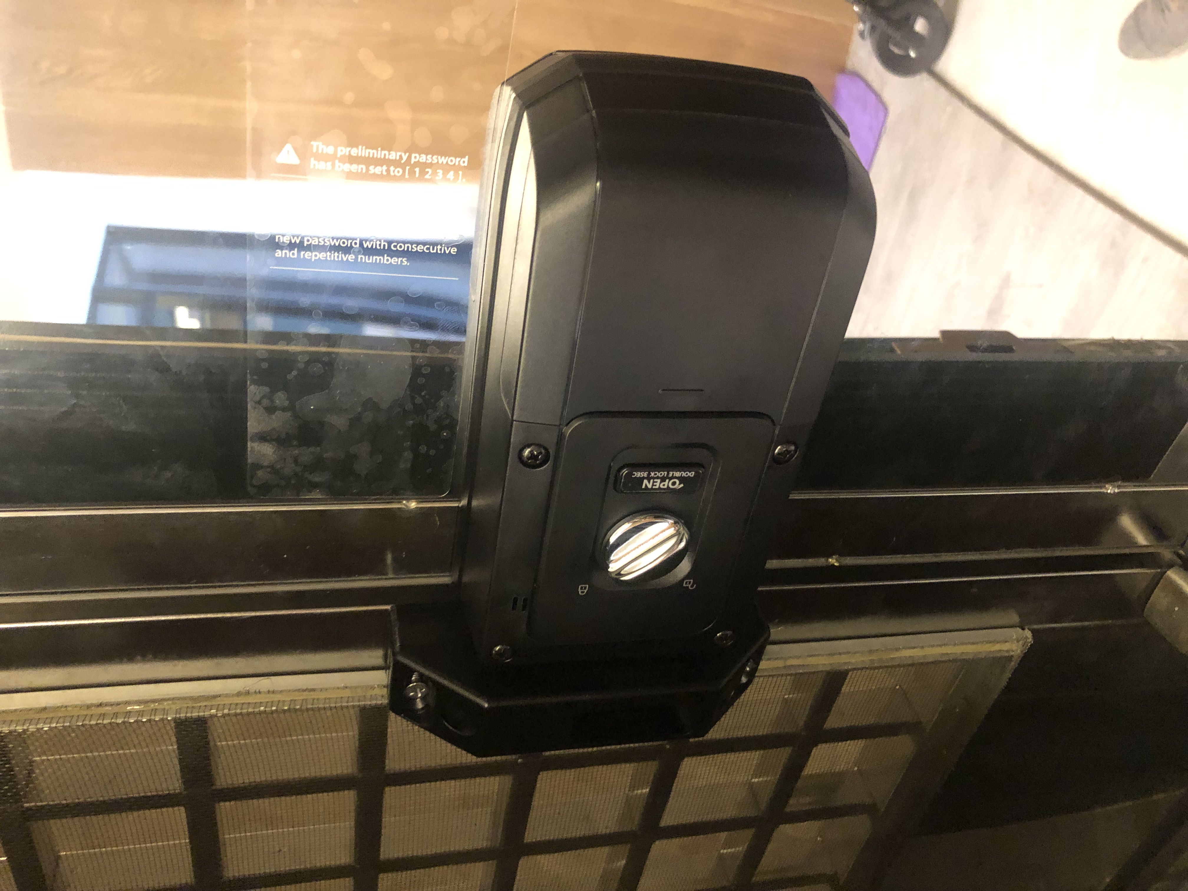 高雄電子鎖、指紋鎖、密碼鎖、高雄感應鎖、高雄配鎖、高雄電子鎖推薦、電子鎖安裝