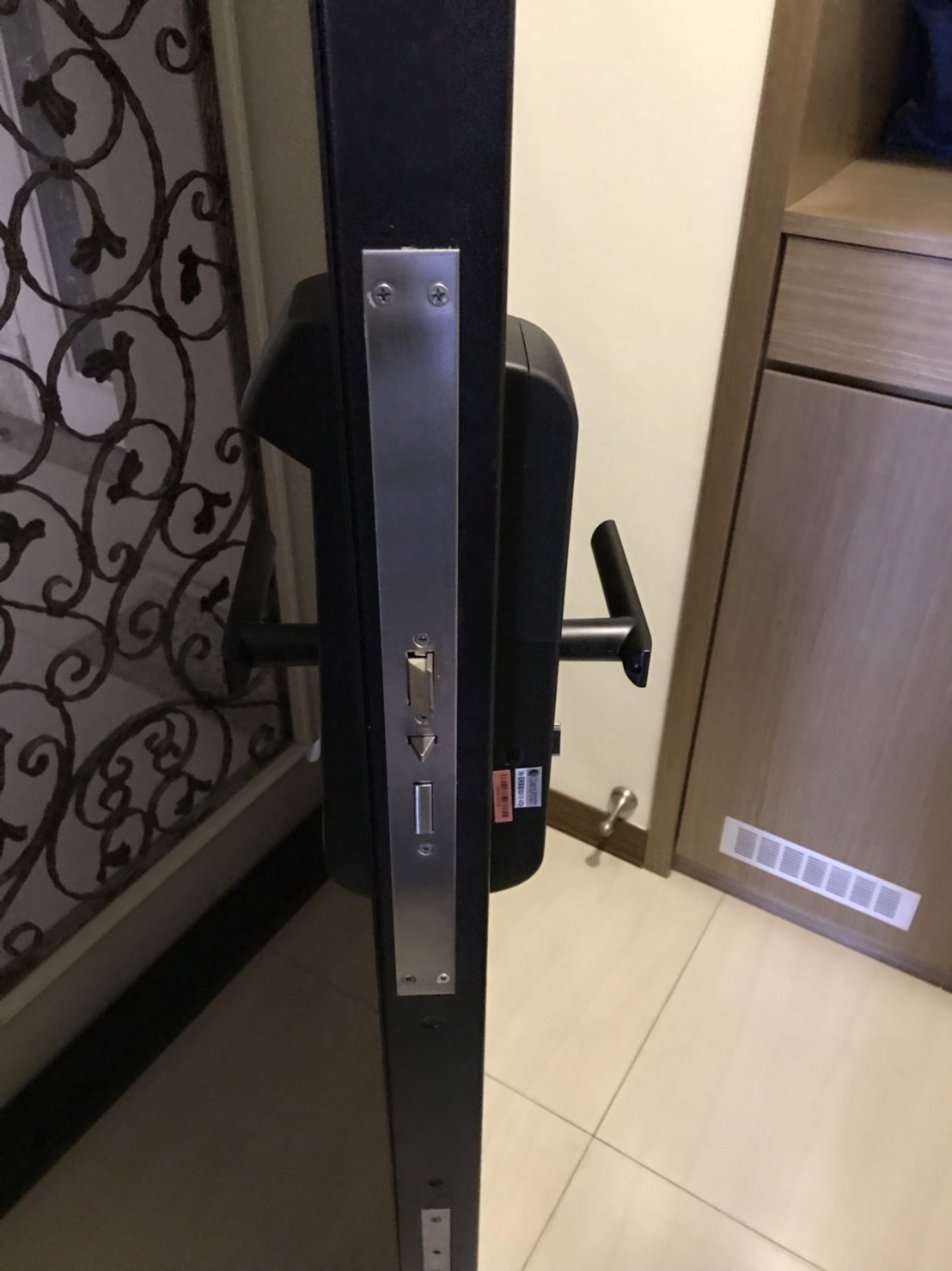 高雄電子鎖、指紋鎖、密碼鎖、高雄感應鎖、高雄配鎖、高雄電子鎖推薦、電子鎖安裝