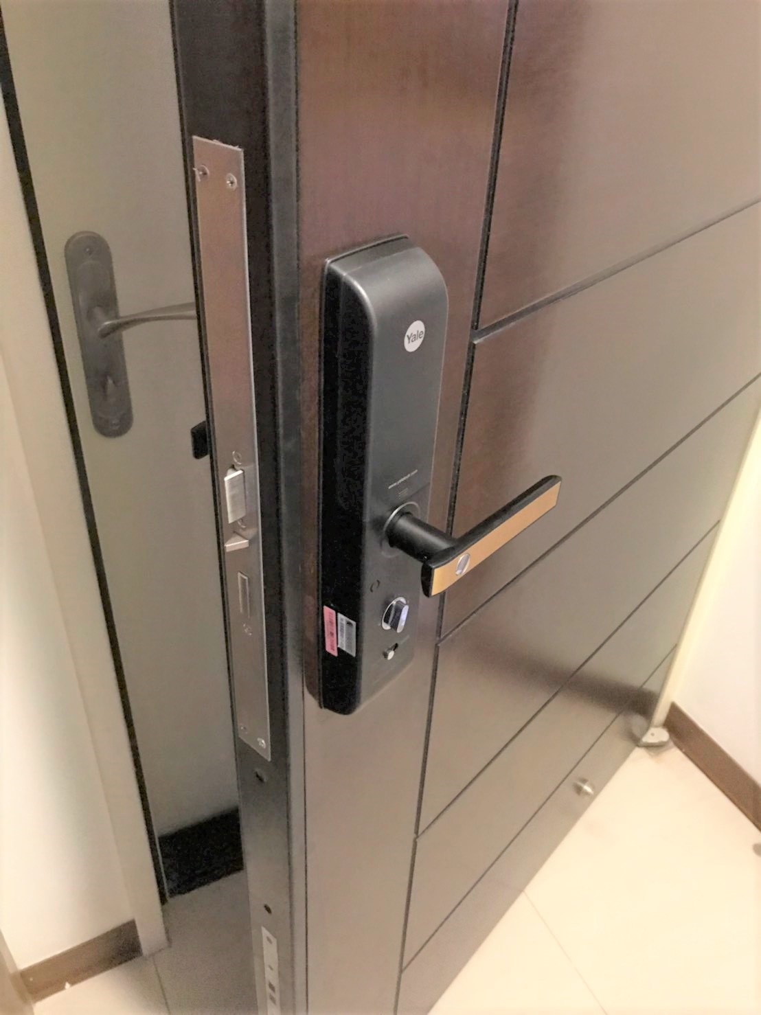 高雄電子鎖、指紋鎖、密碼鎖、高雄感應鎖、高雄配鎖、高雄電子鎖推薦、電子鎖安裝