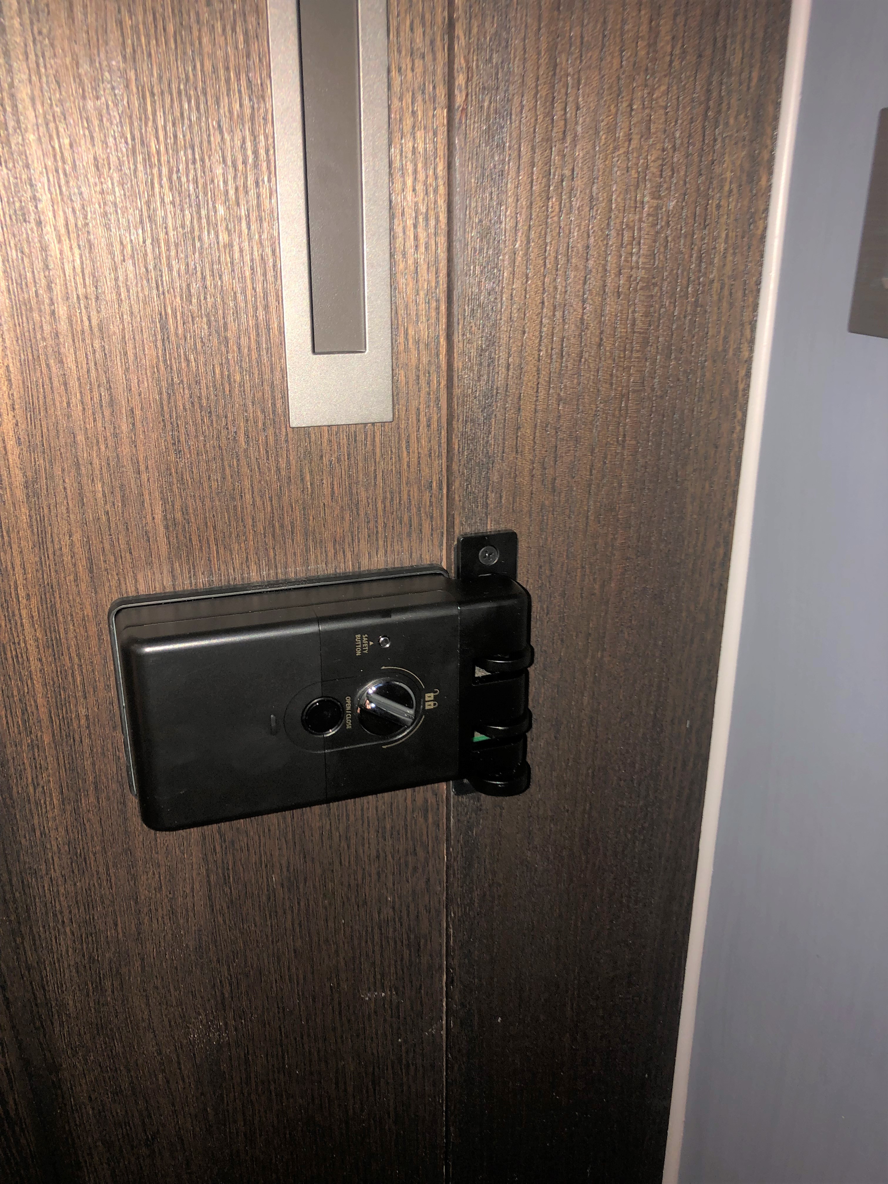 高雄電子鎖、指紋鎖、密碼鎖、高雄感應鎖、高雄配鎖、高雄電子鎖推薦、電子鎖安裝