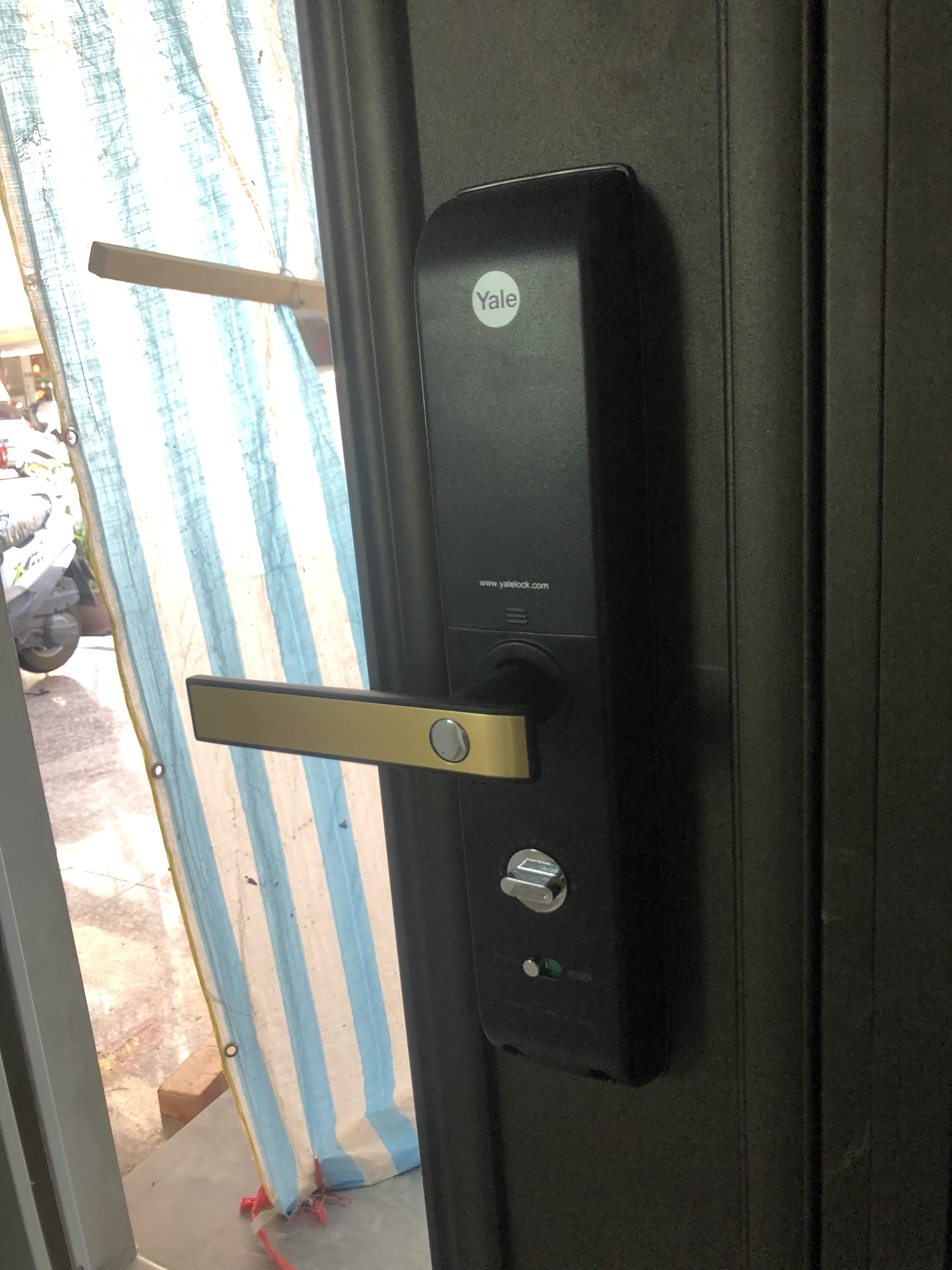 高雄電子鎖、指紋鎖、密碼鎖、高雄感應鎖、高雄配鎖、高雄電子鎖推薦、電子鎖安裝