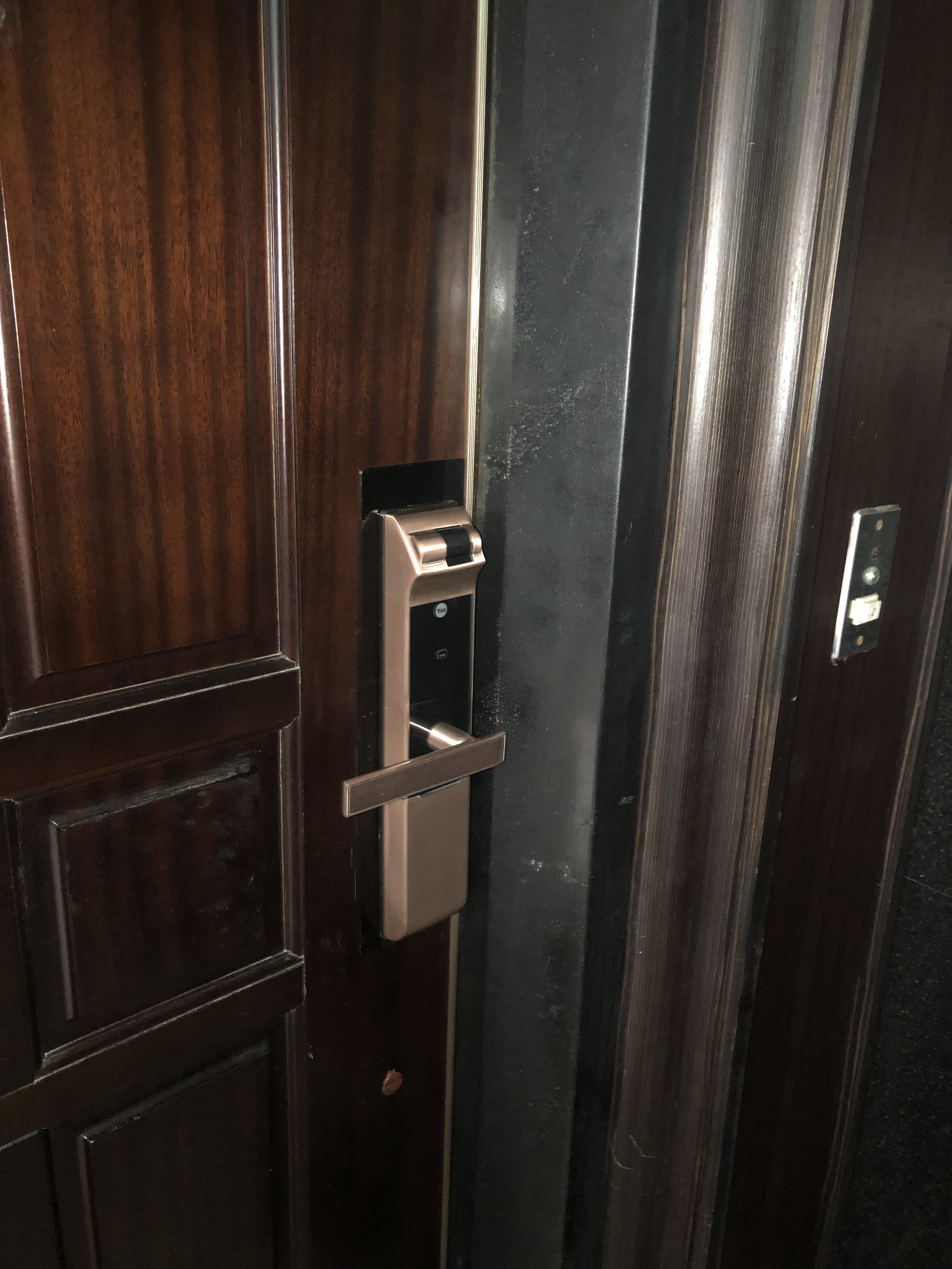 高雄電子鎖、指紋鎖、密碼鎖、高雄感應鎖、高雄配鎖、高雄電子鎖推薦、電子鎖安裝