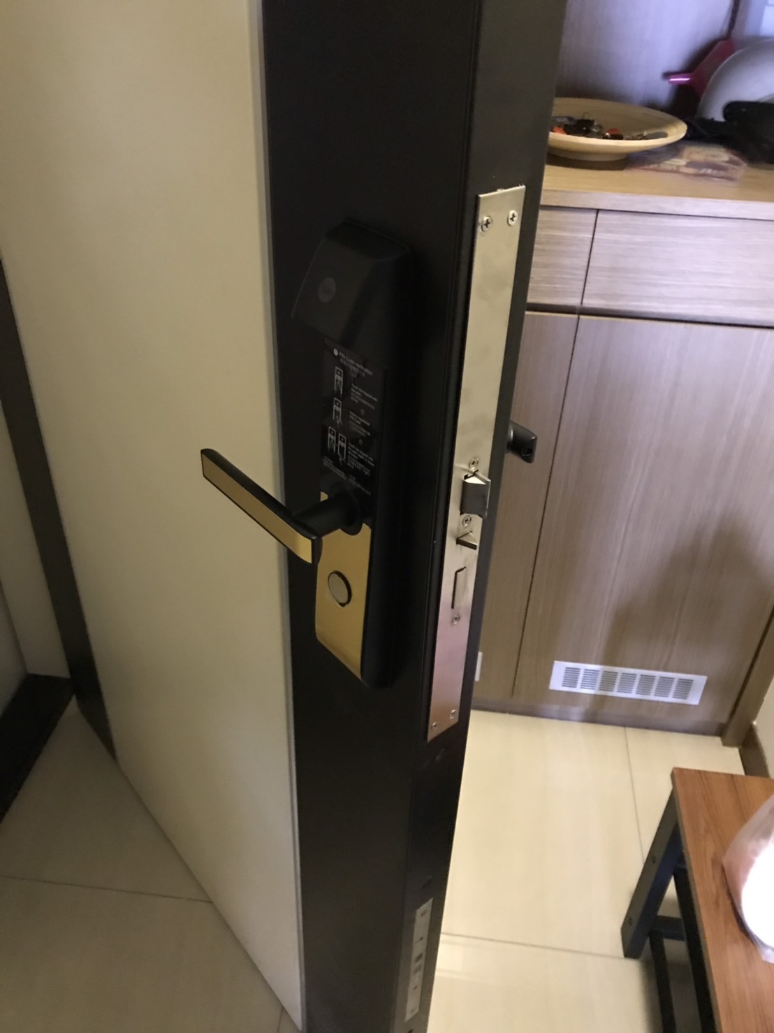 高雄電子鎖、指紋鎖、密碼鎖、高雄感應鎖、高雄配鎖、高雄電子鎖推薦、電子鎖安裝