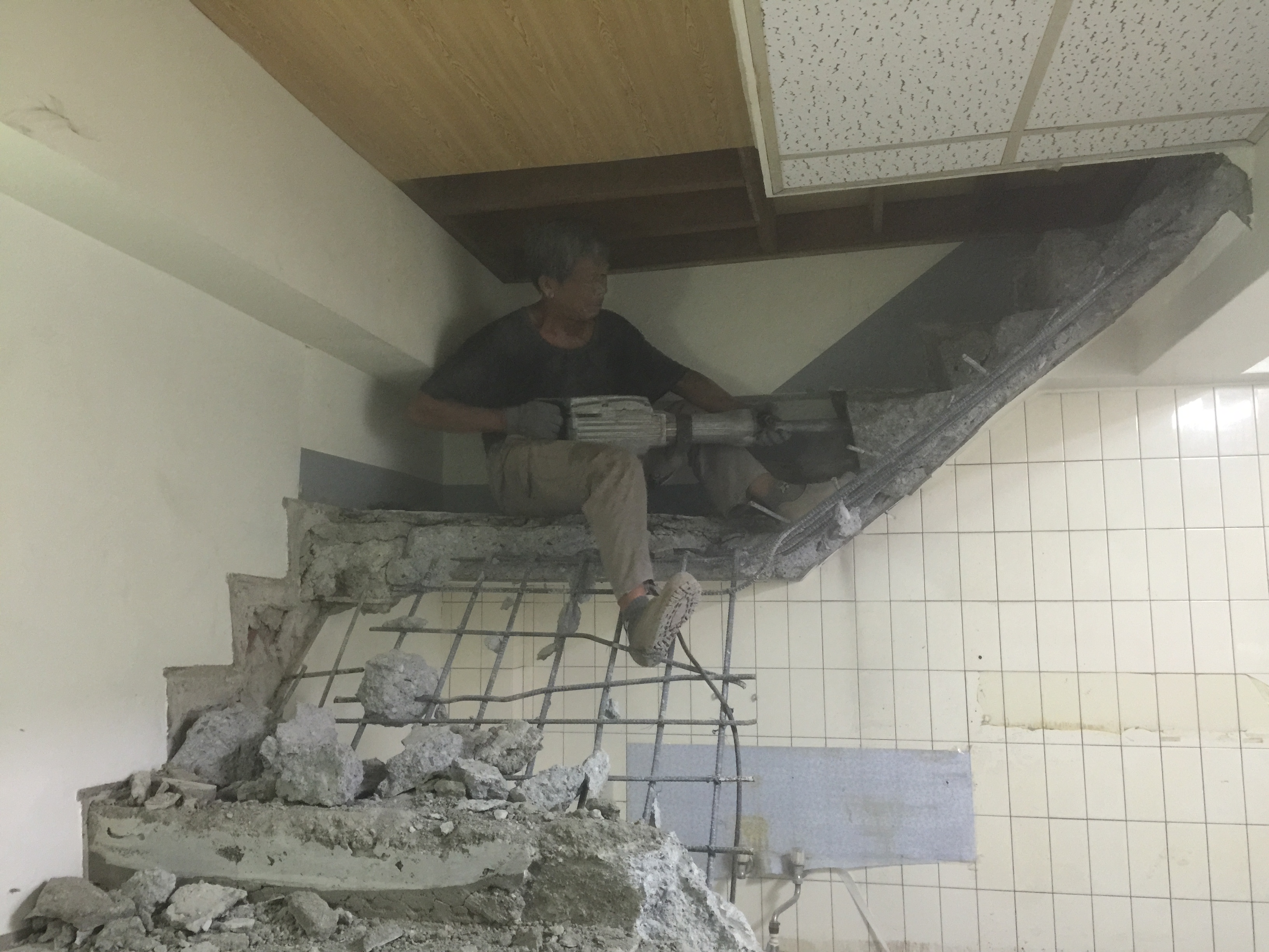 樓梯打石拆除&nbsp;