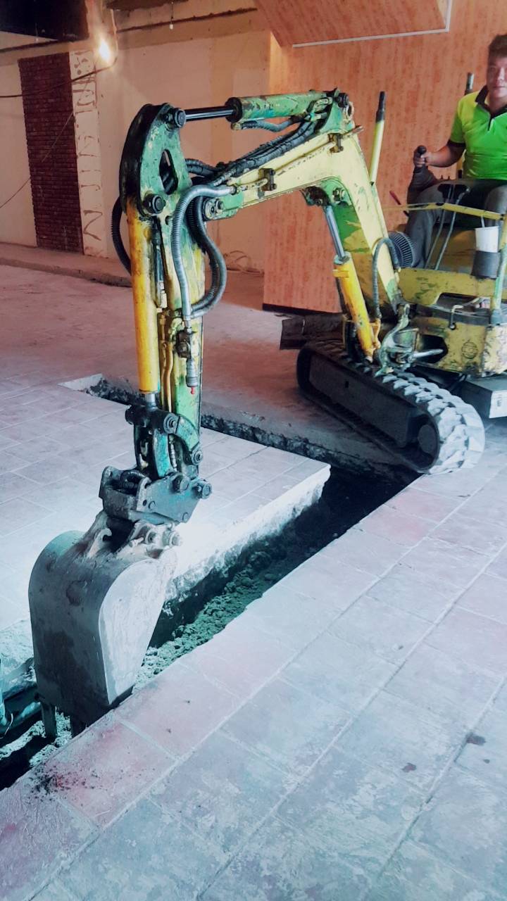 打石拆除-挖餐廳排水溝&nbsp;