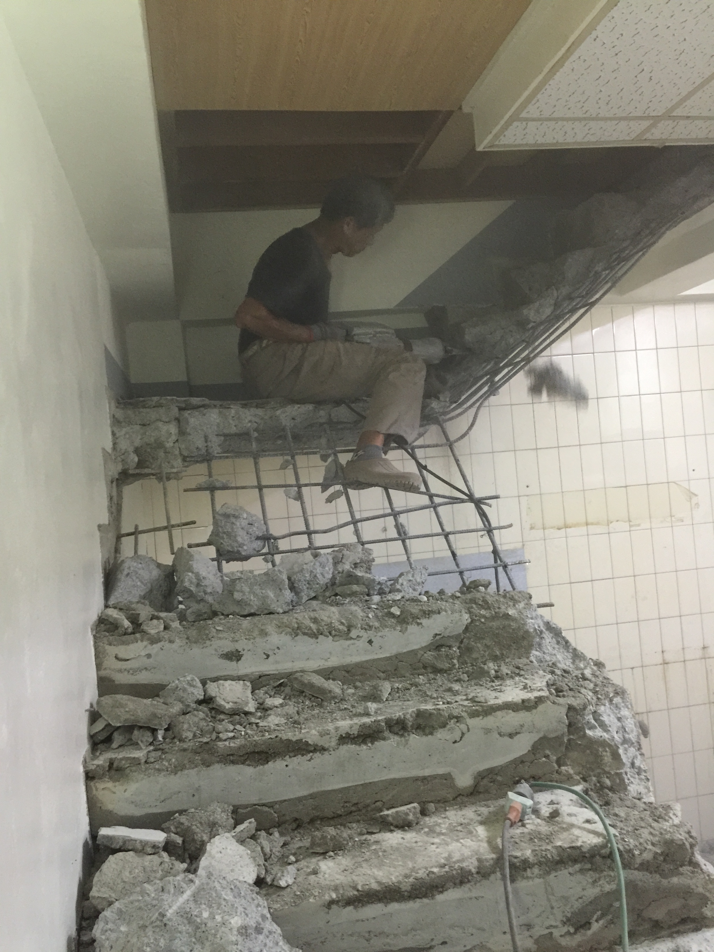 樓梯打石拆除&nbsp;