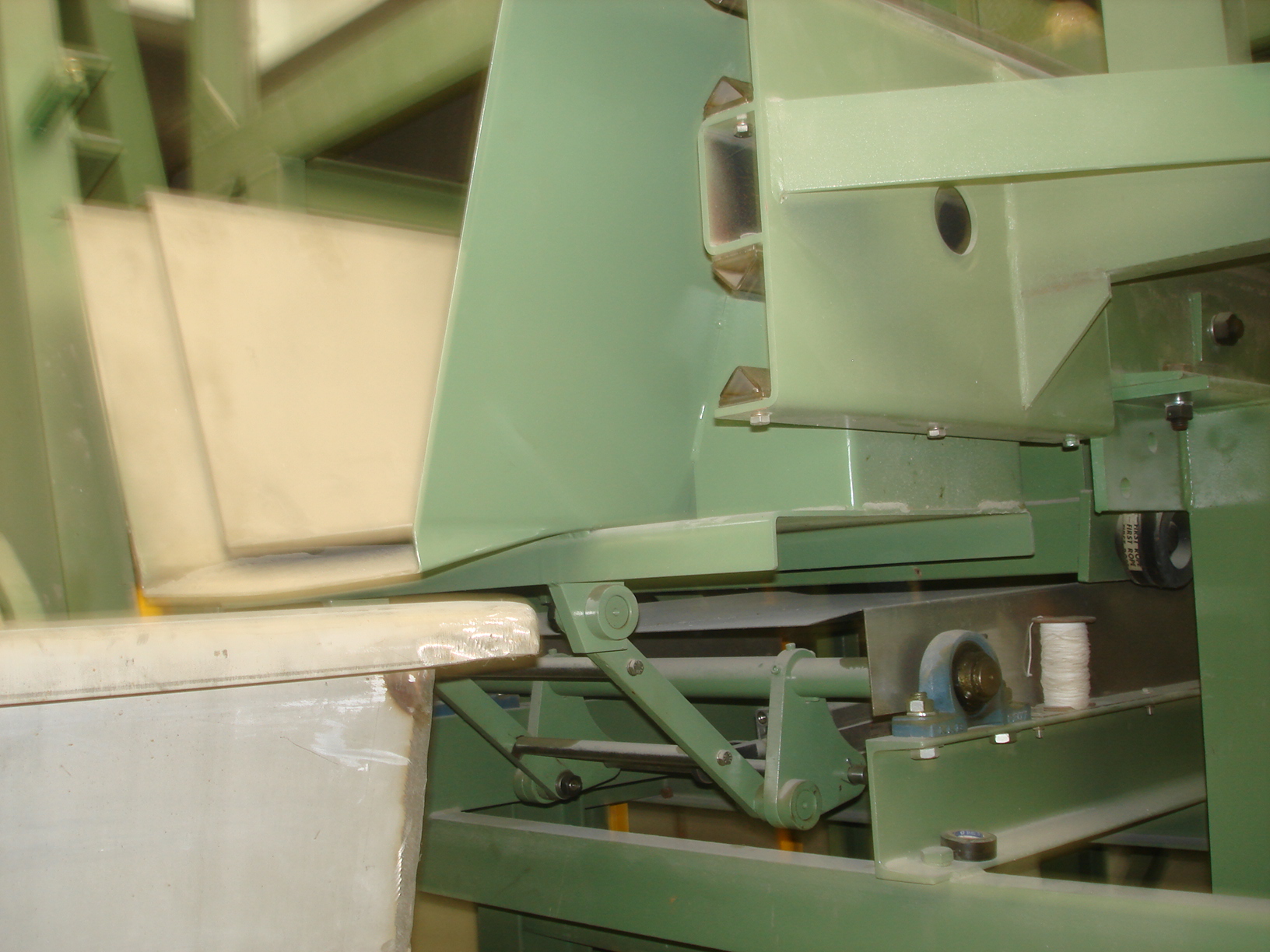 玻璃纖維廢絲輸送道