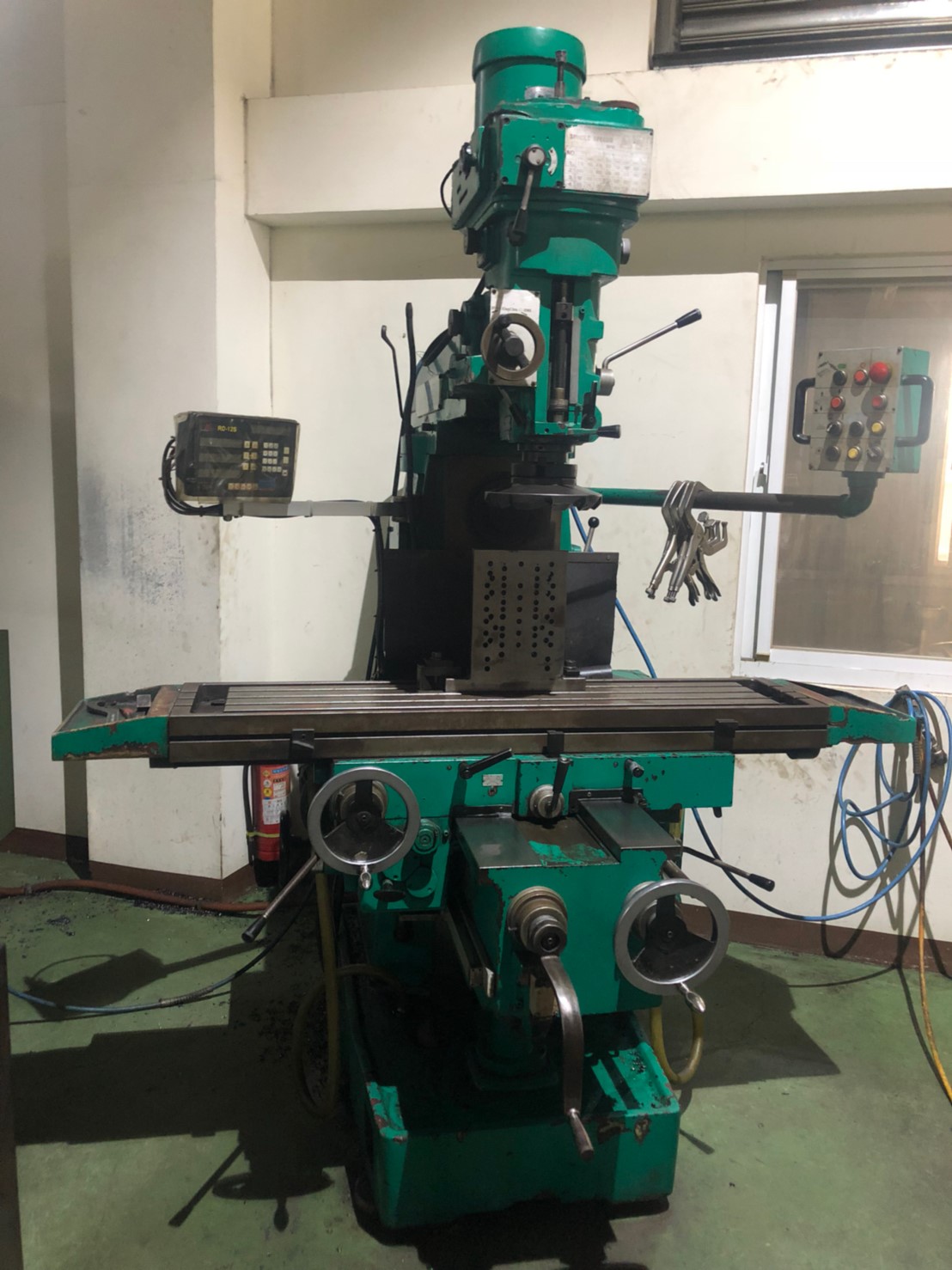 DAHLIN-傳統立式銑床1