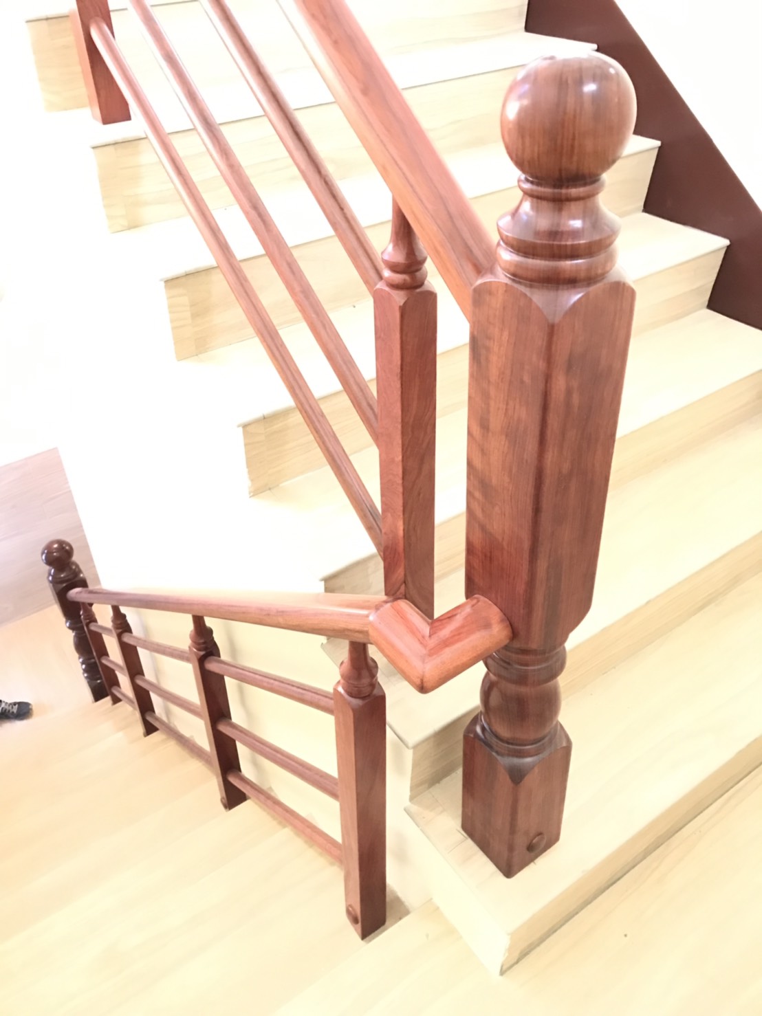♖吉信紅木樓梯地板扶手