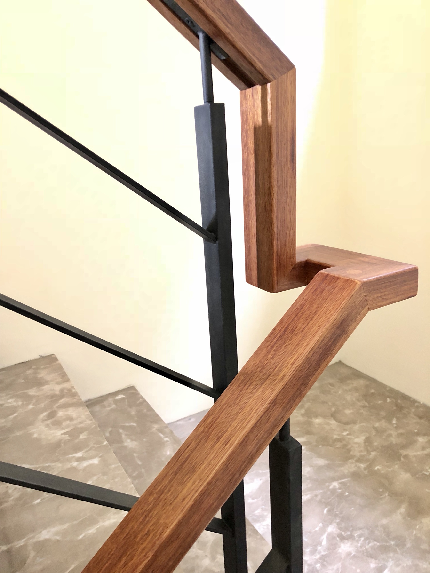 ♖吉信紅木樓梯地板扶手