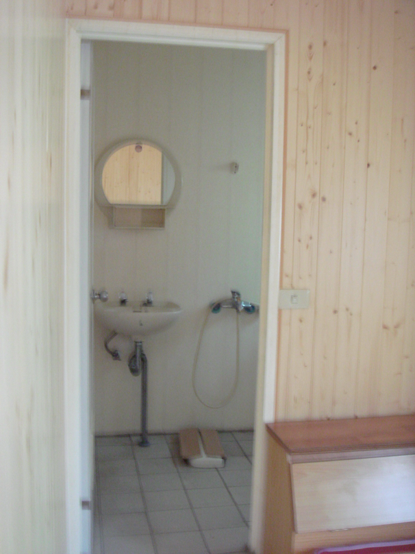 貨櫃屋小套房含廁所