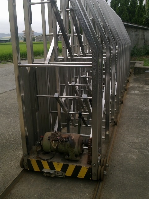 伸縮拉門控制箱馬達修理