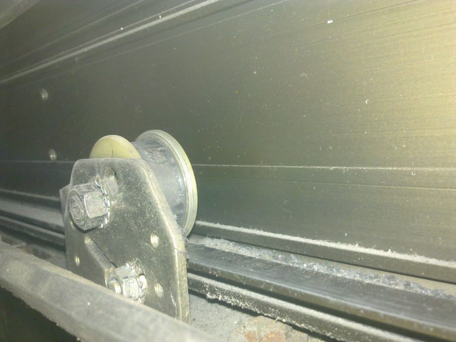 玻璃自動門滾輪更換