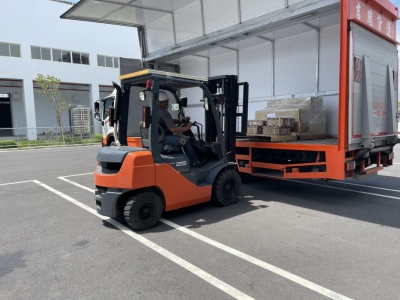 宜和工程行出租各種吊車起重工程承包-搬運起重服務