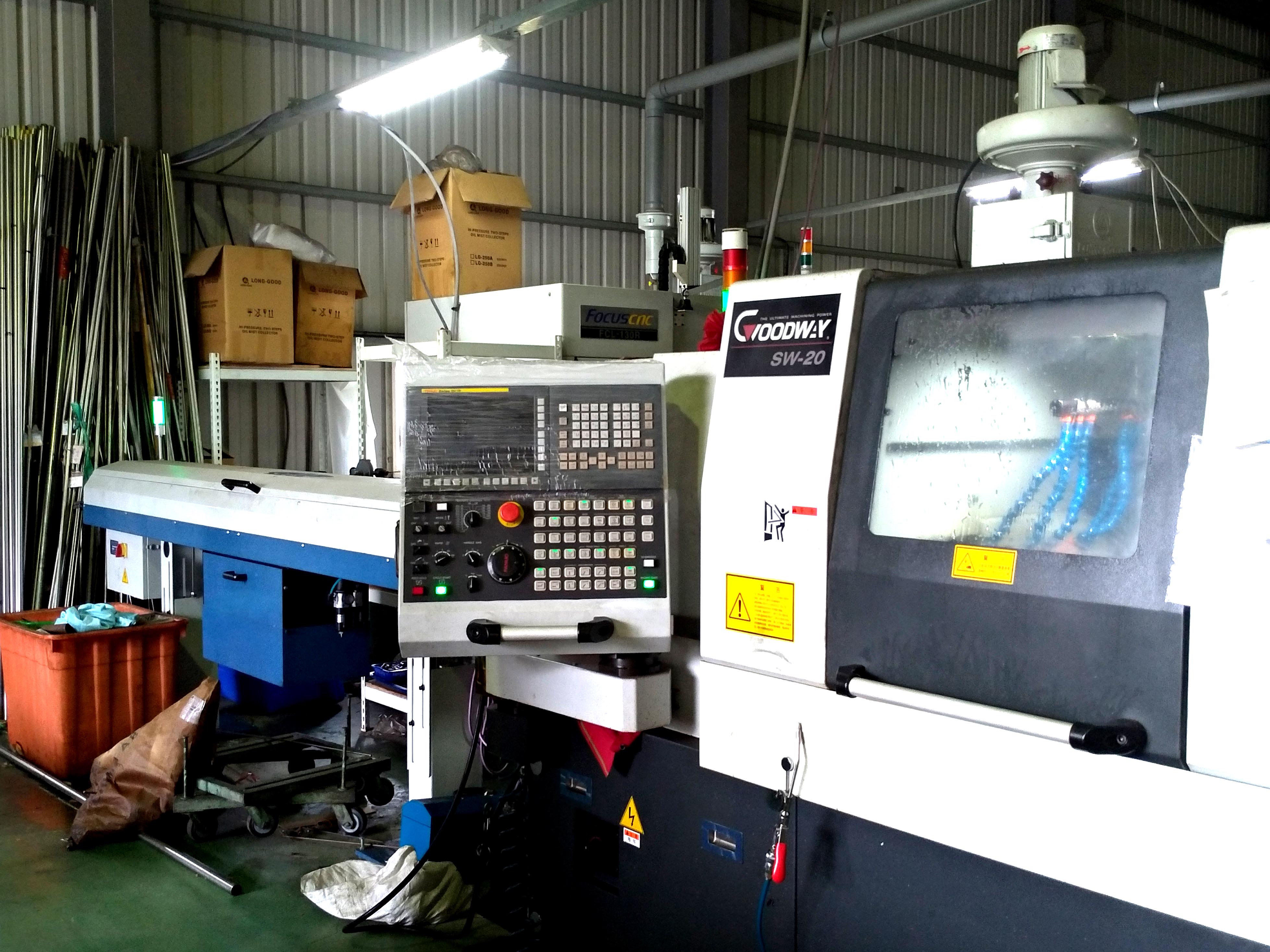 CNC複合自動車床9