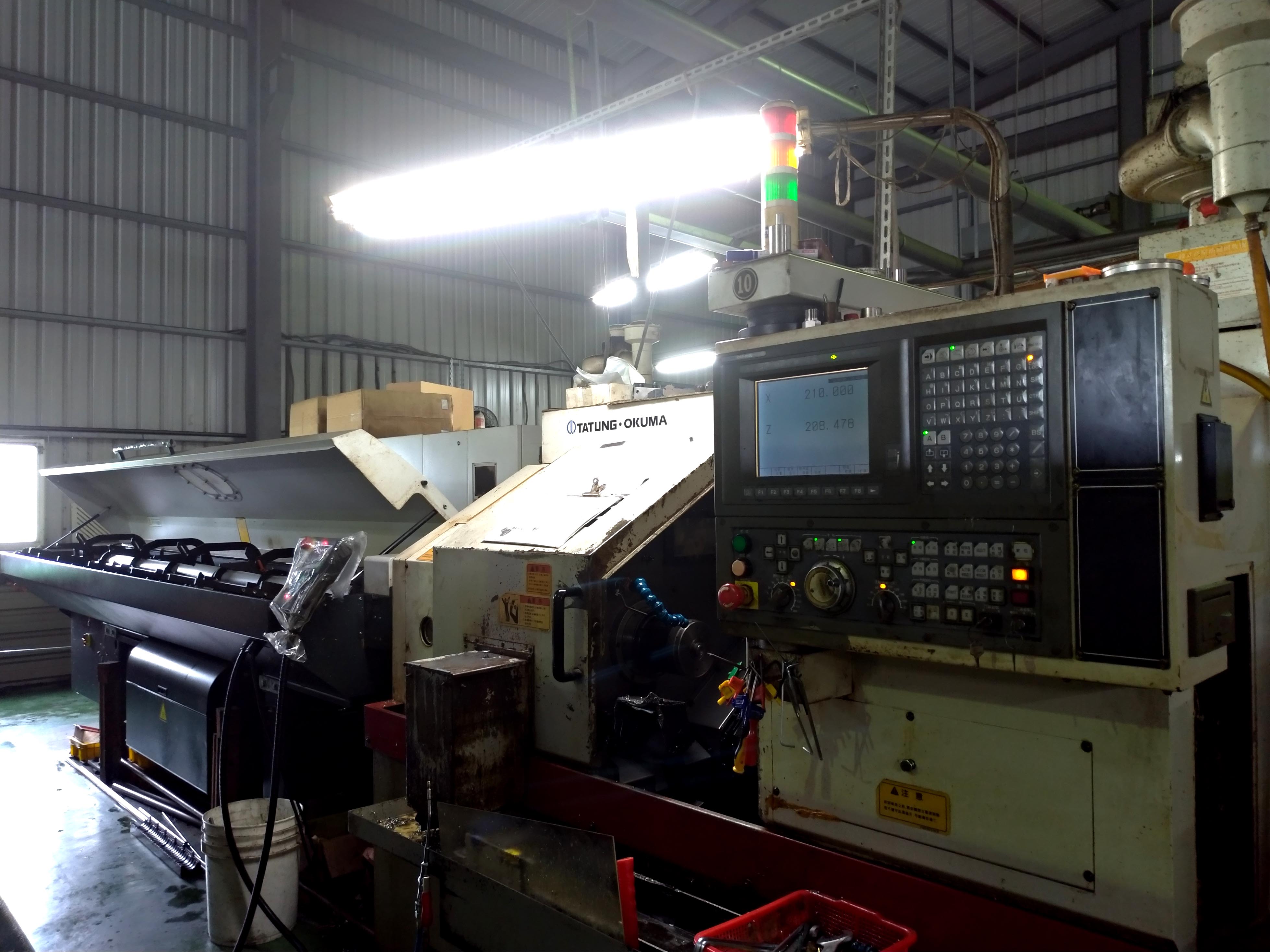 CNC複合自動車床4