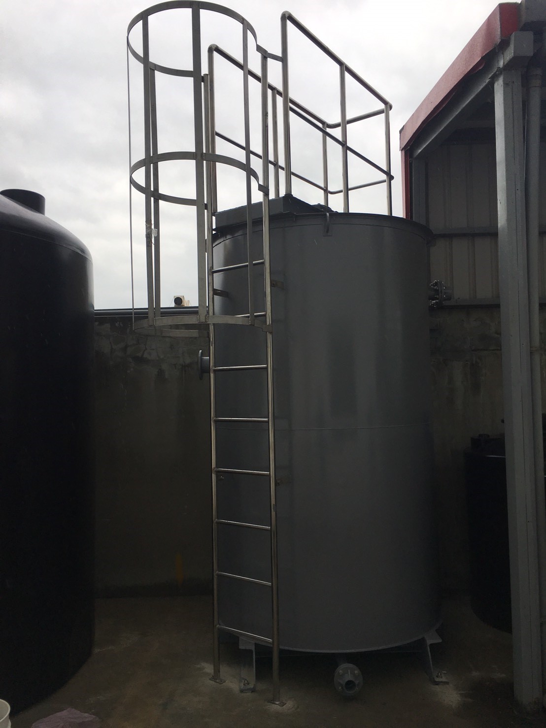 操作平台及欄杆