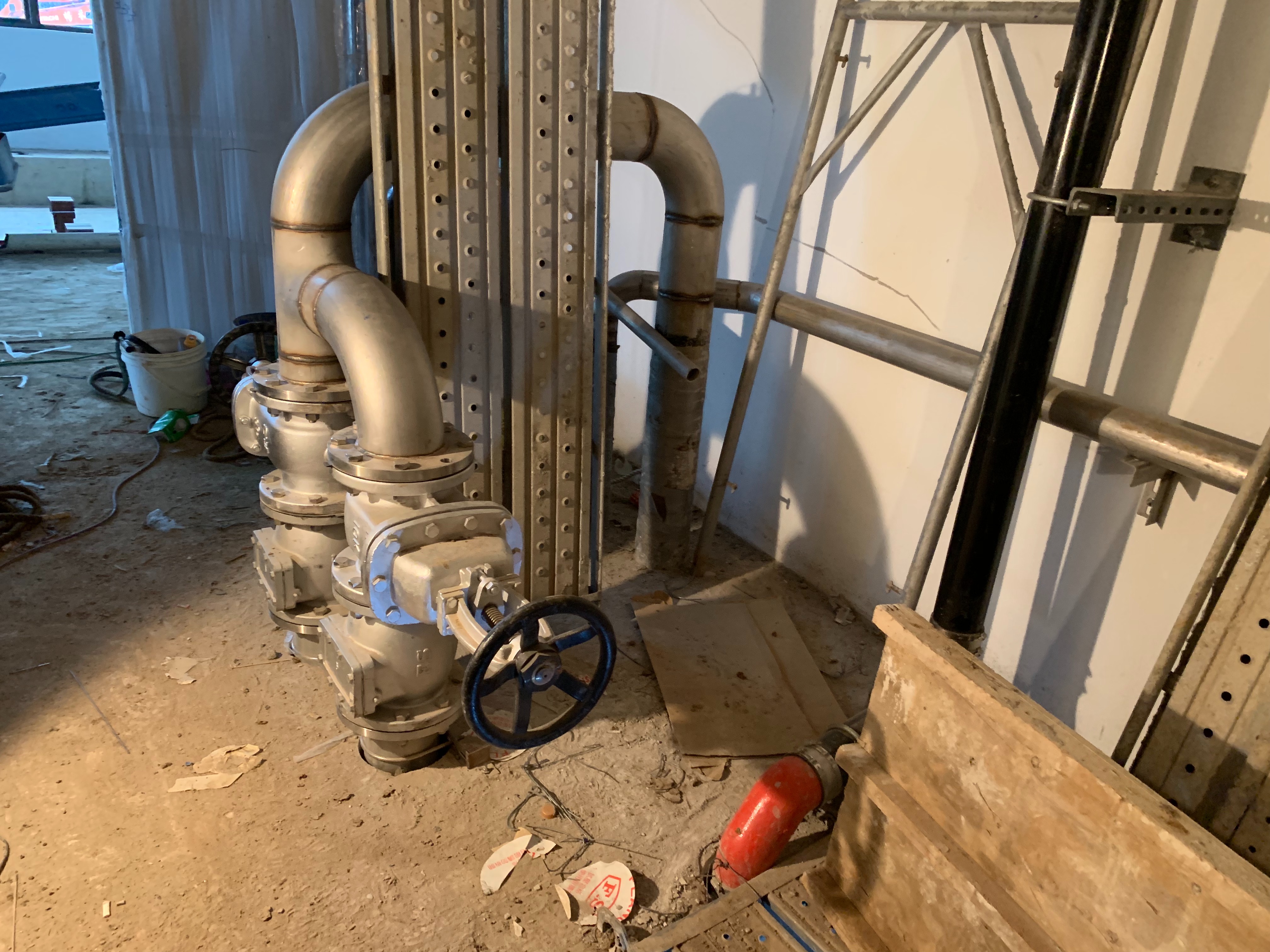 工業配管-淡水輕軌