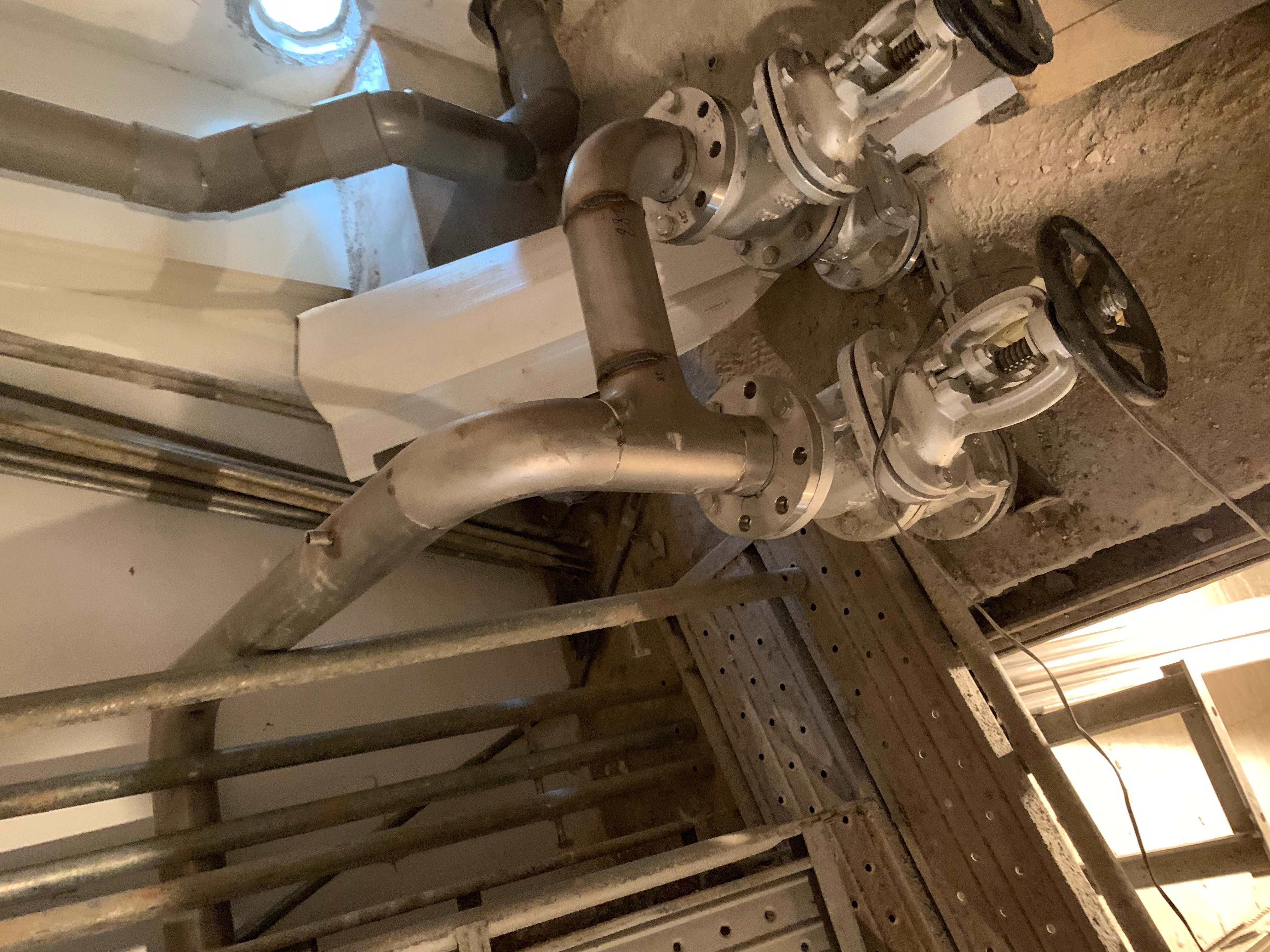 工業配管-淡水輕軌