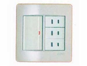 一開關三插座