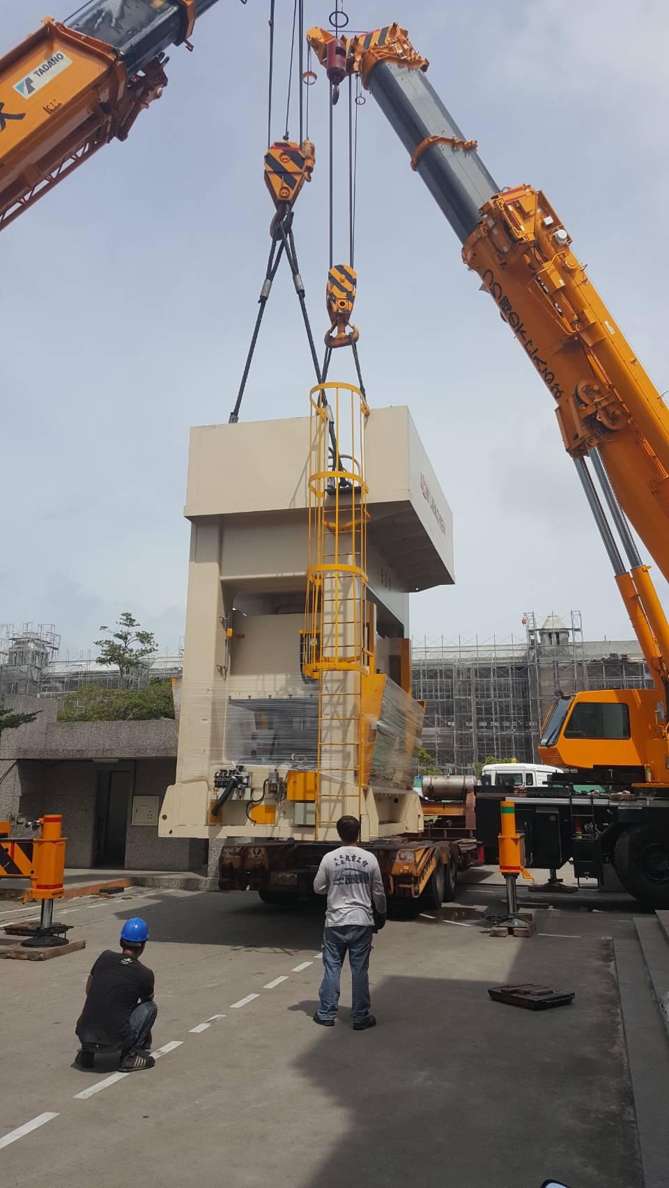 吊車吊掛-800型油壓機（約90T)