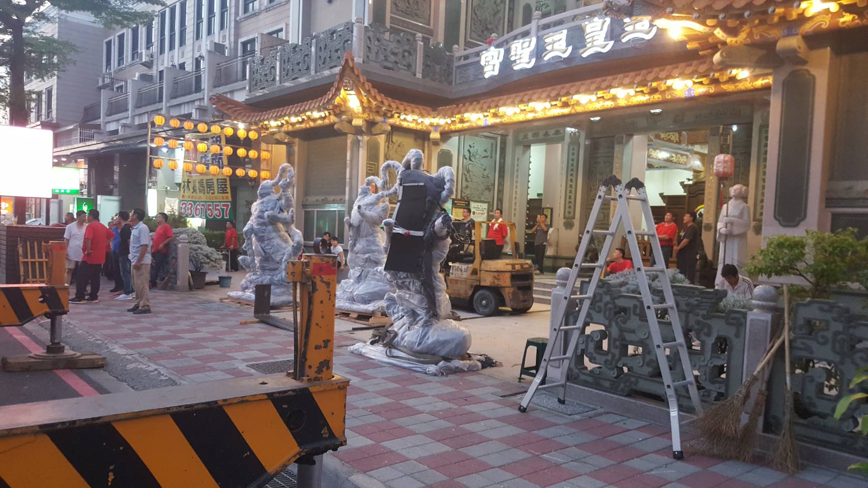 吊車起重吊掛-高難度神像吊掛安座工程&nbsp;