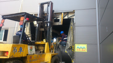 堆高機搬運-住華科技頂樓冰水機搬運工程