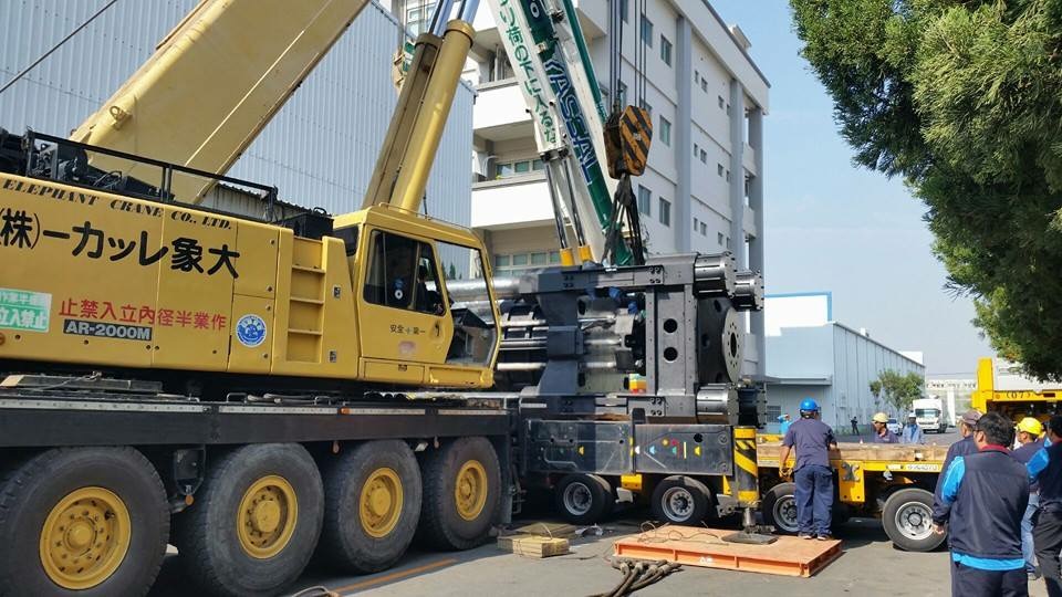 吊車起重機吊掛-重量150T射出成型機機件搬運