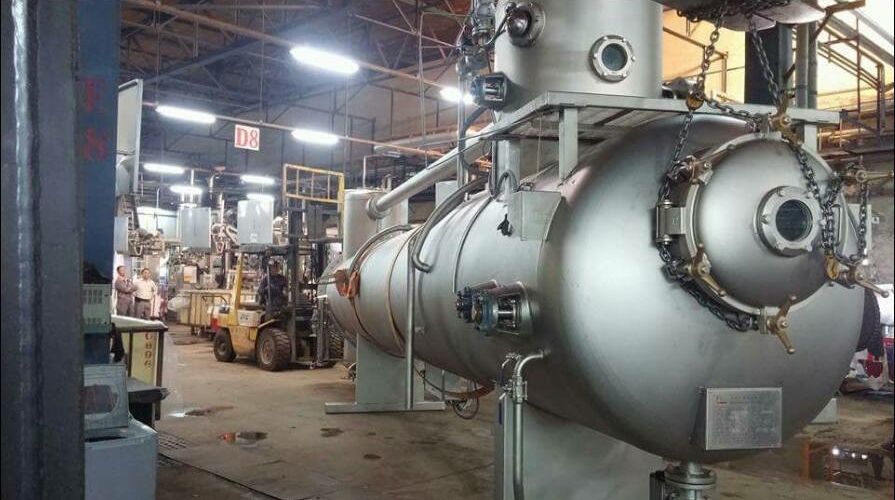 堆高機搬運-紡織廠桶槽搬運工程