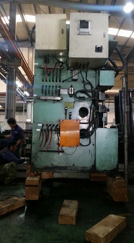 吊車起重機搬運-大型機器搬運遷移定位