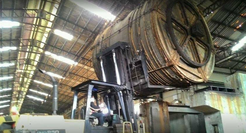 堆高機搬運-牛皮處理廠大鼓搬運工程