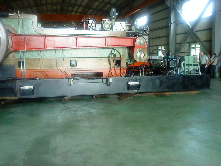 堆高機特殊搬運-工廠機械遷移