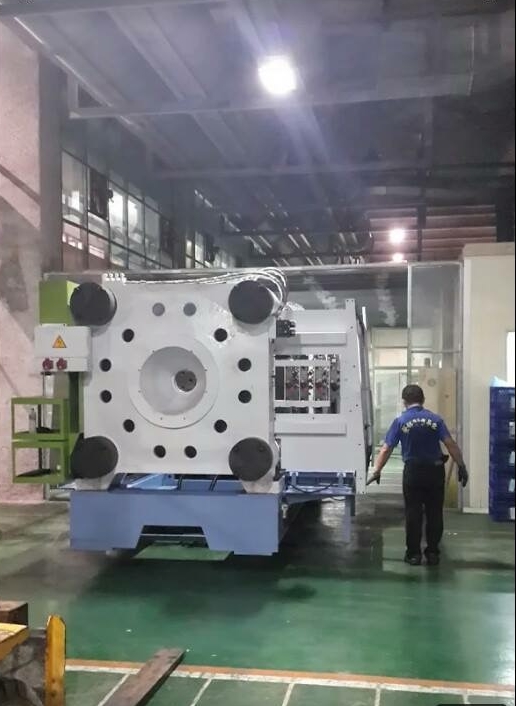 堆高機搬運-堤維西交通射出機搬運工程