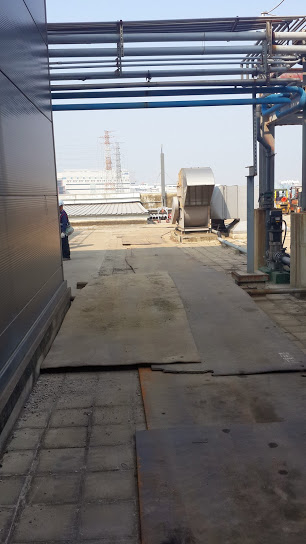 堆高機搬運-住華科技頂樓冰水機搬運工程