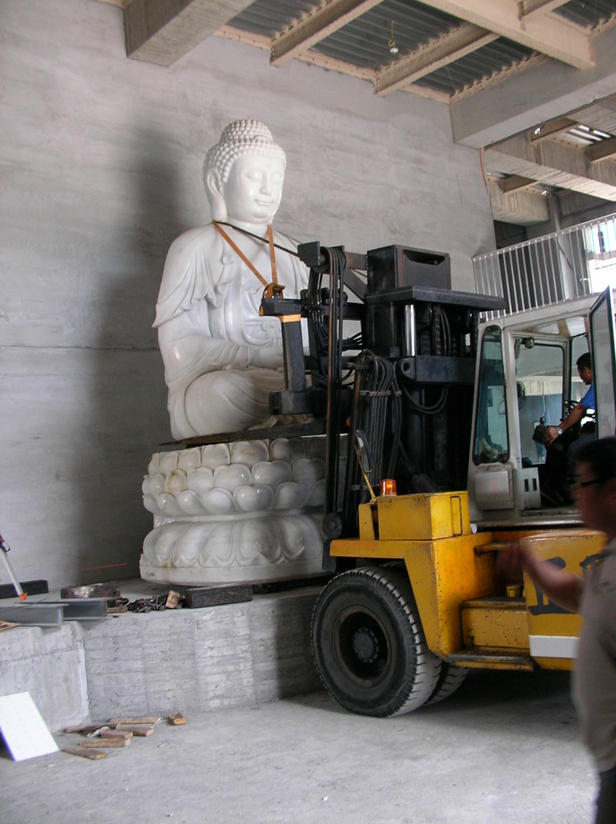 堆高機特殊搬運-吉園總重40T佛像