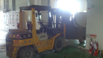 堆高機搬運-住華科技頂樓冰水機搬運工程