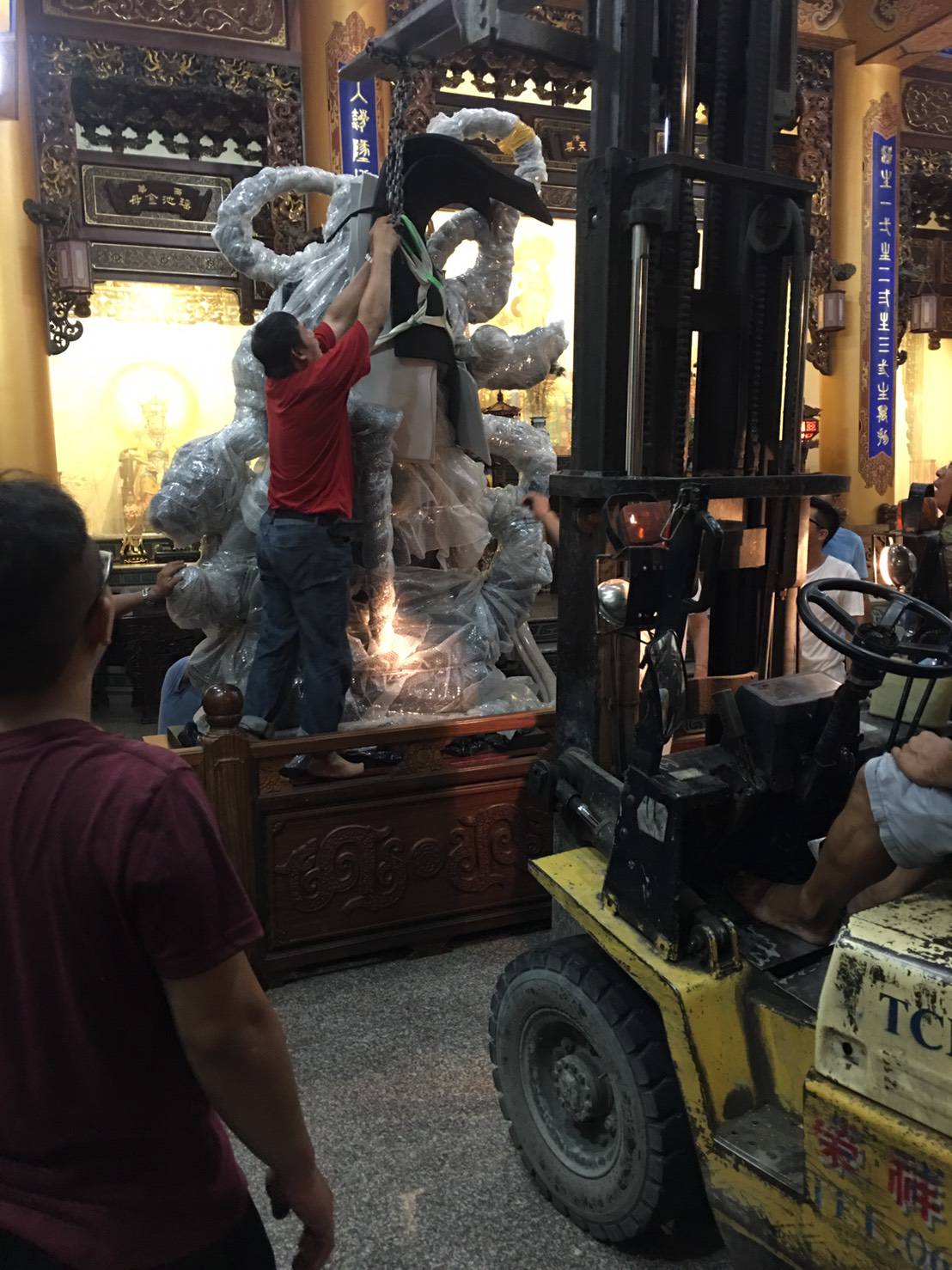 吊車起重吊掛-高難度神像吊掛安座工程&nbsp;