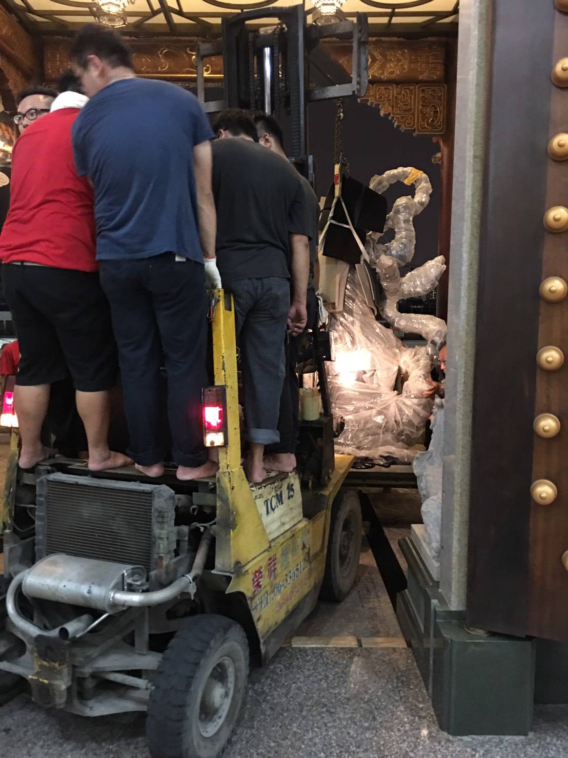 吊車起重吊掛-高難度神像吊掛安座工程&nbsp;